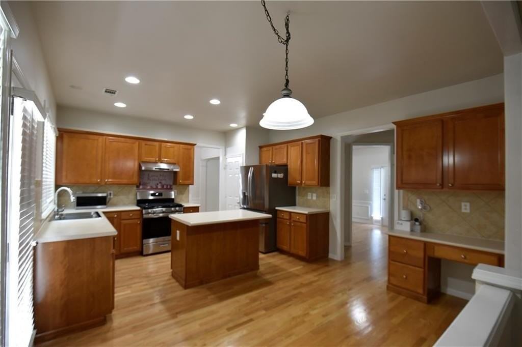 2115 Vistoria Dr - Photo 3 of 30