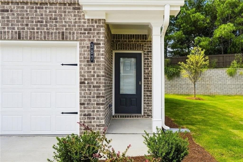 387 Lanier Cir - Photo 2 of 29