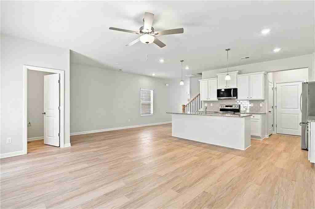 387 Lanier Cir - Photo 7 of 29