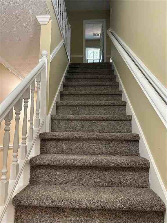 3305 Maple Ridge Ct - Photo 7 of 33