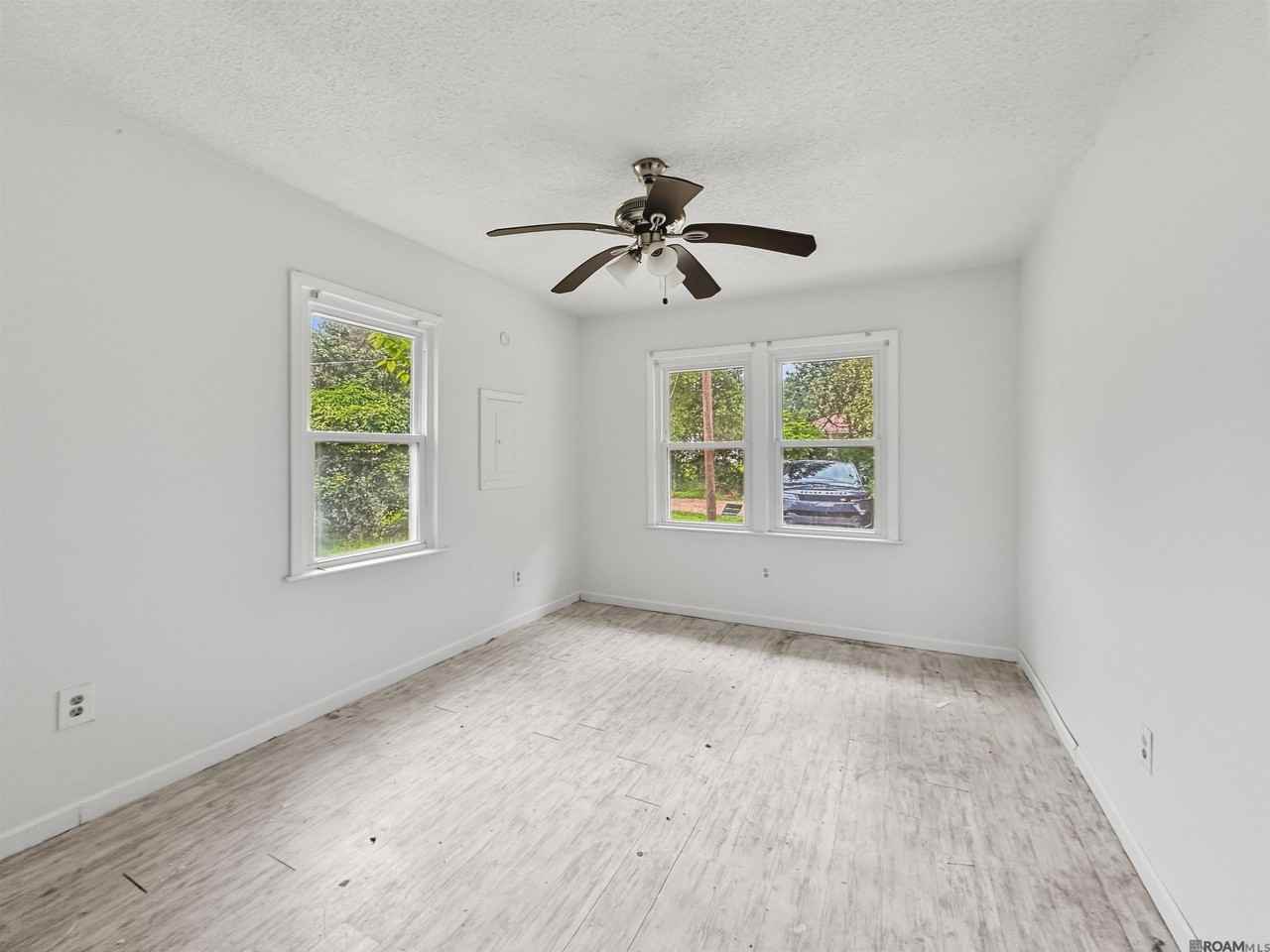 5156 Linden St - Photo 2 of 8
