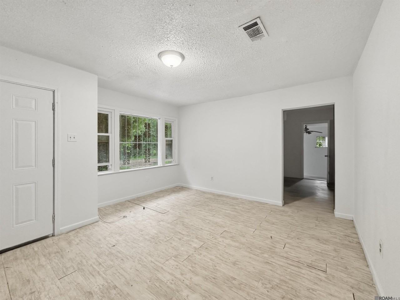 5156 Linden St - Photo 3 of 8