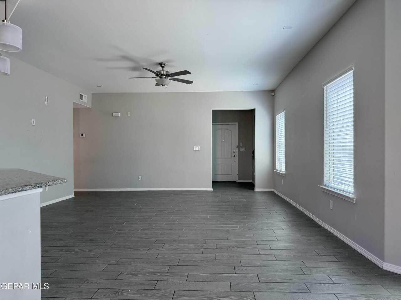 909 Malven Pl - Photo 3 of 18