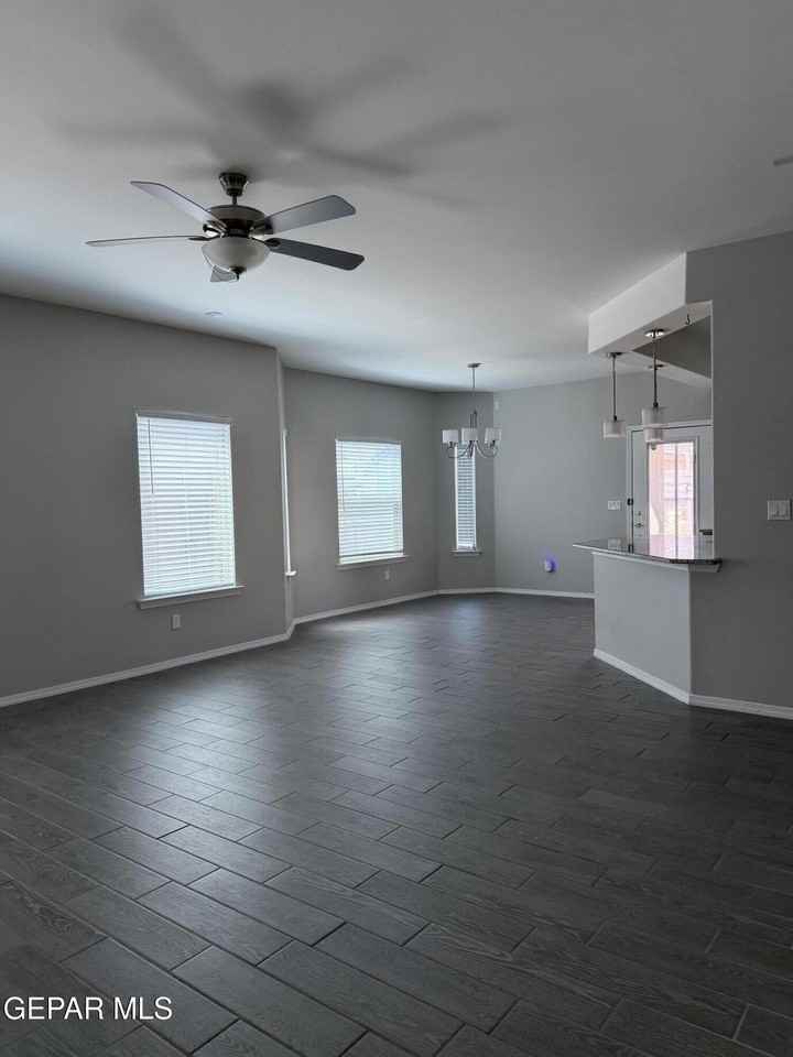 909 Malven Pl - Photo 5 of 18