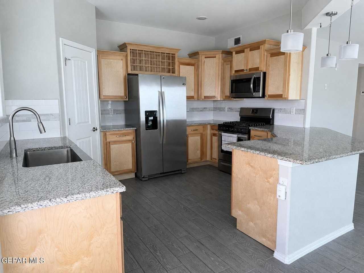 909 Malven Pl - Photo 7 of 18
