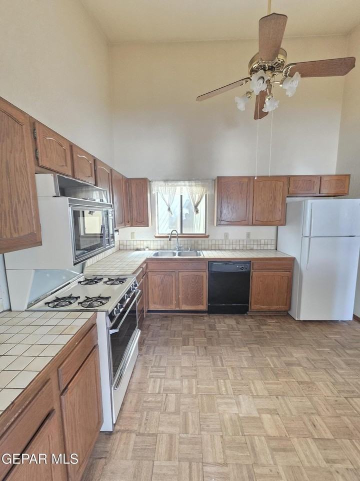 222 Canyon Terrace Dr - Photo 5 of 17