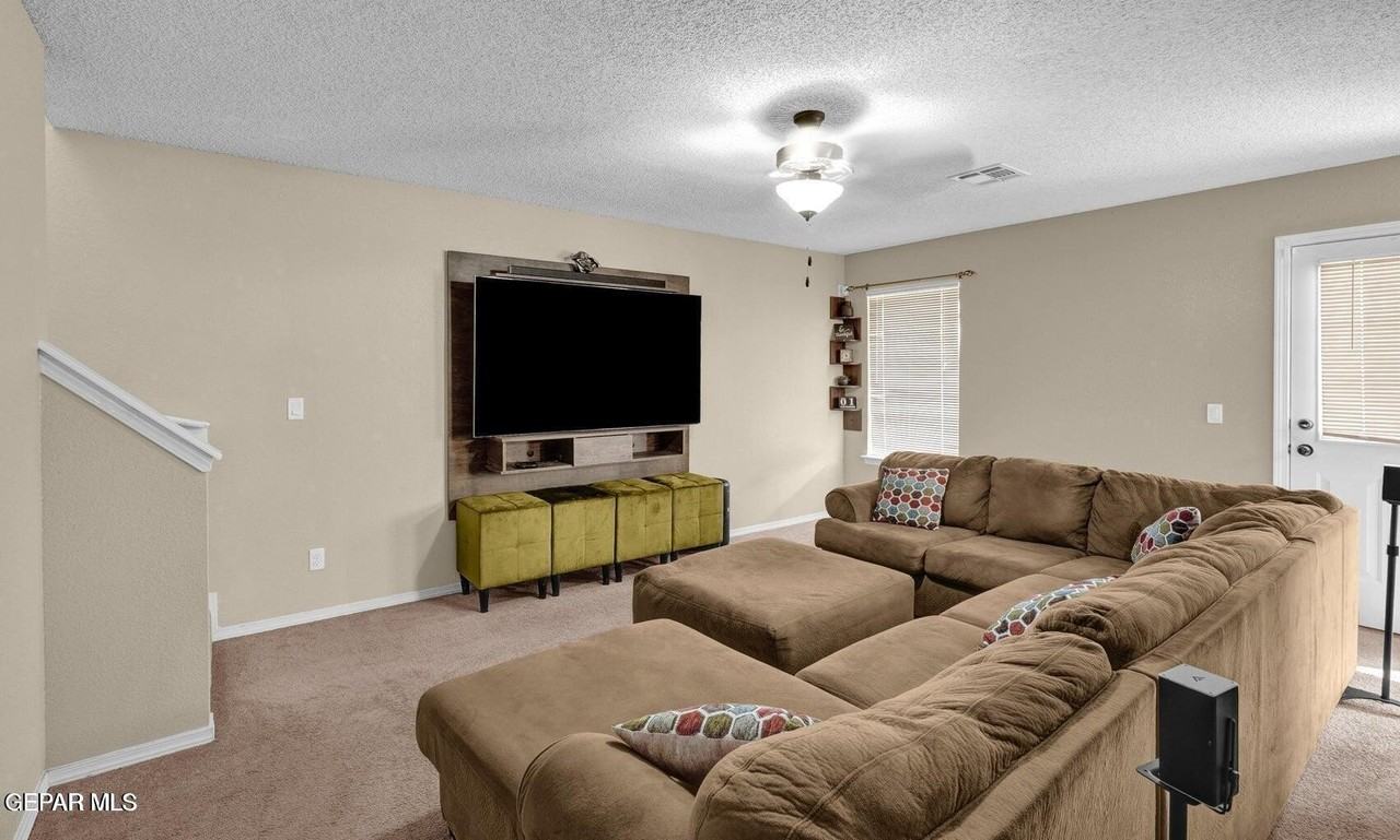 12776 Raul Mendiola Ln - Photo 3 of 11