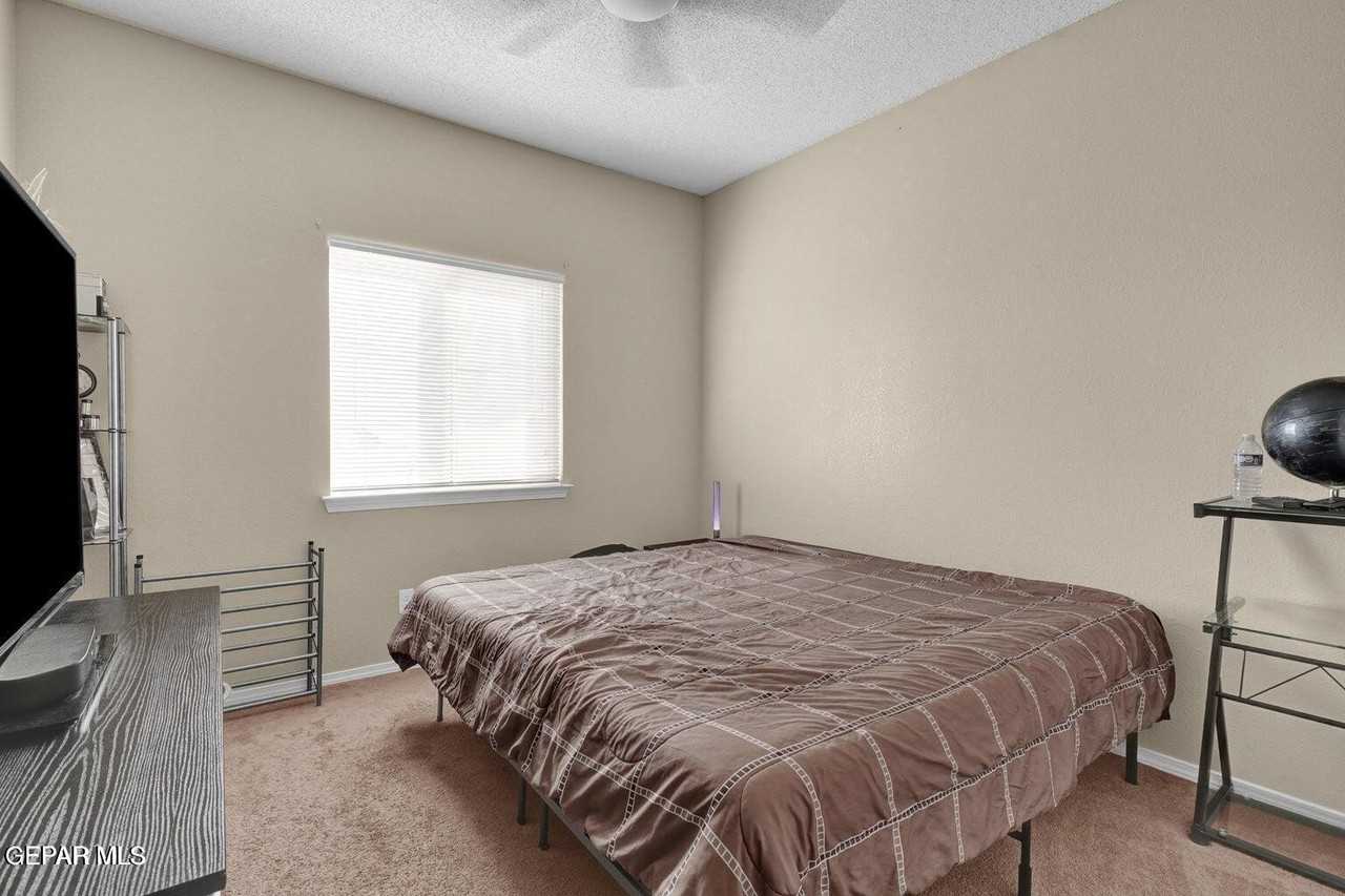 12776 Raul Mendiola Ln - Photo 7 of 11
