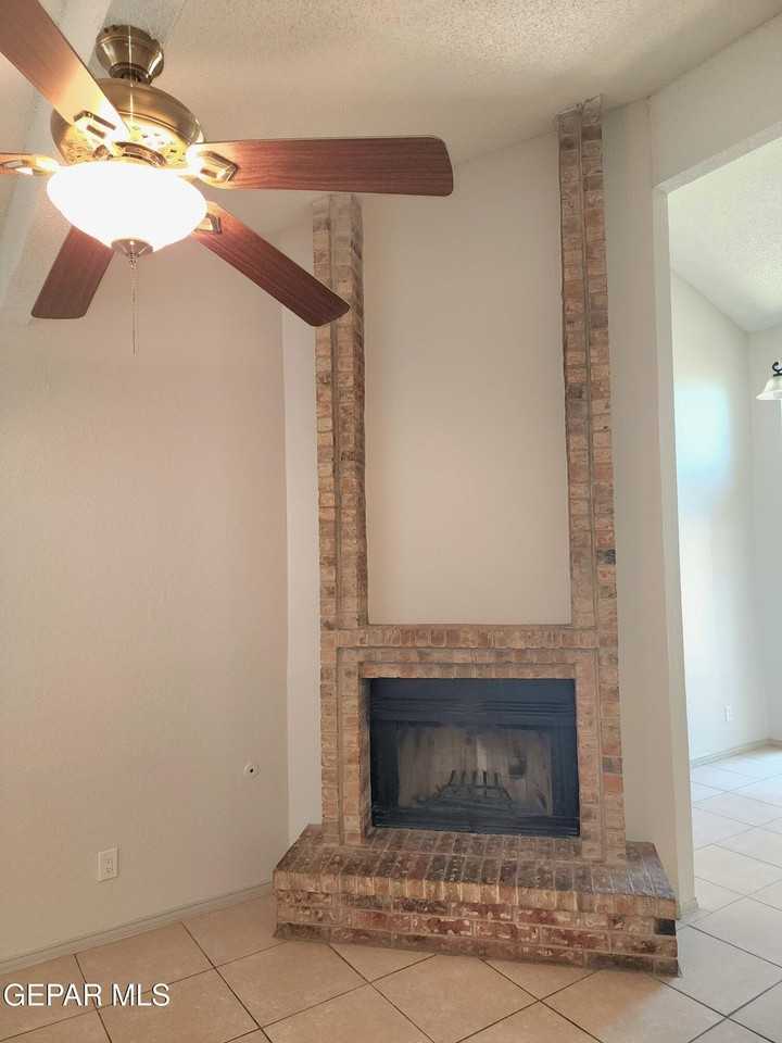 1506 Greg Powers Dr #A - Photo 3 of 27