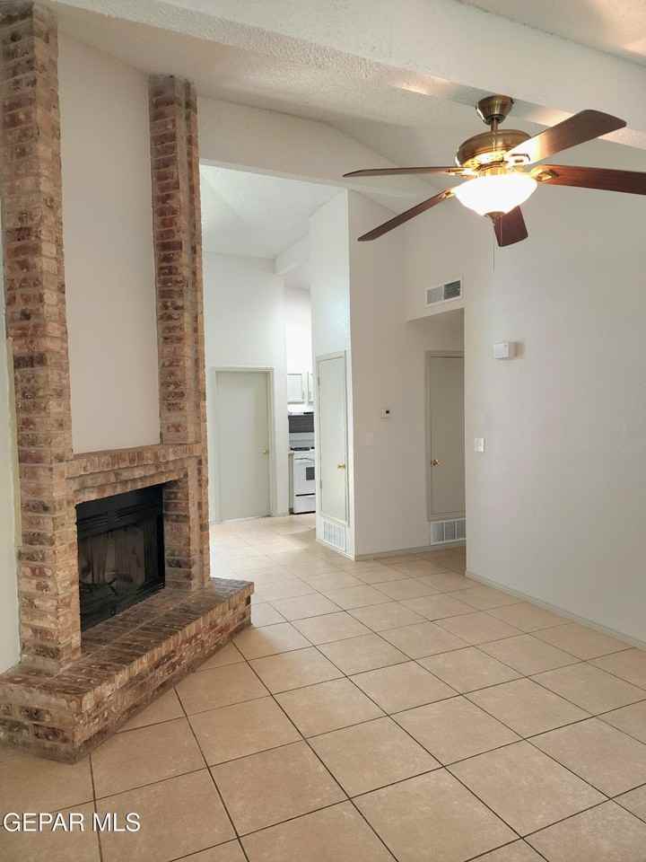 1506 Greg Powers Dr #A - Photo 4 of 27
