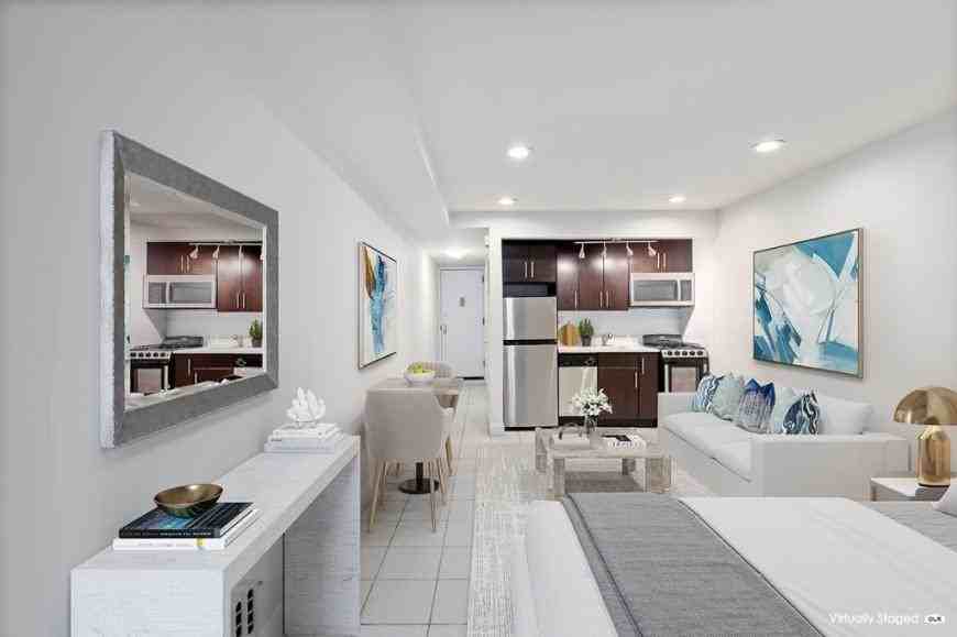 367 W 48th St