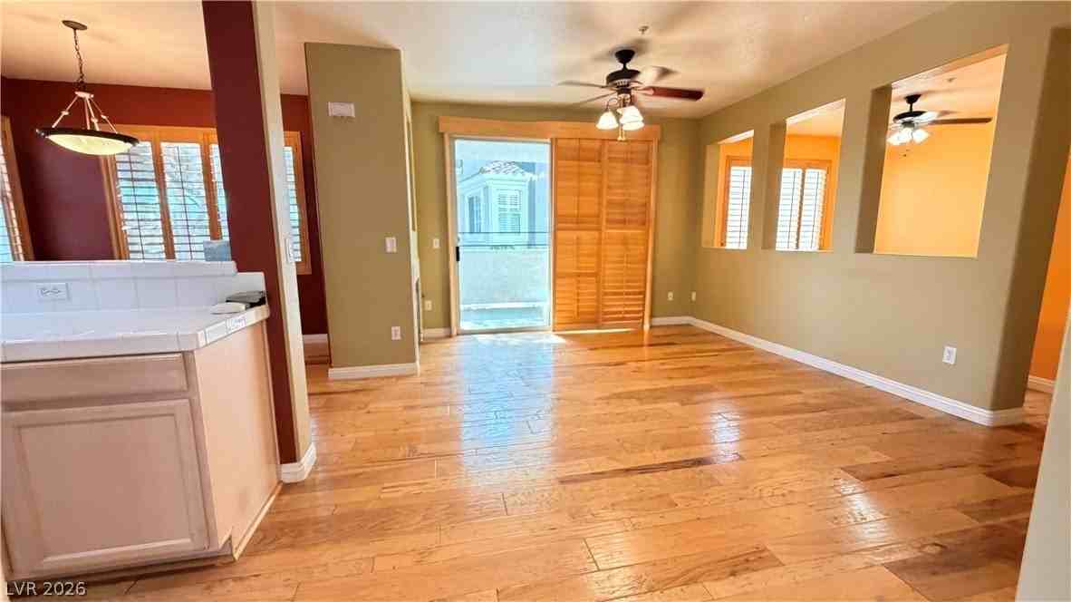 2325 Windmill Pkwy #1613 - Photo 5 of 38