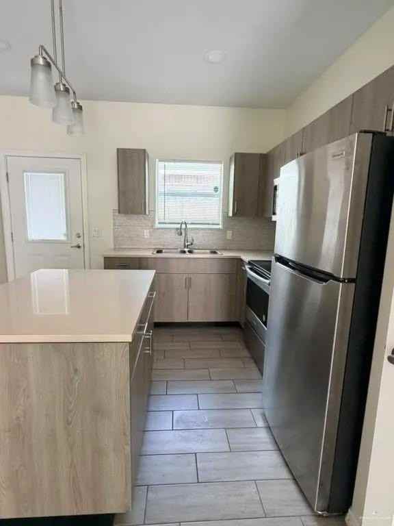 1617 W Broome St #2 - Photo 4 of 8
