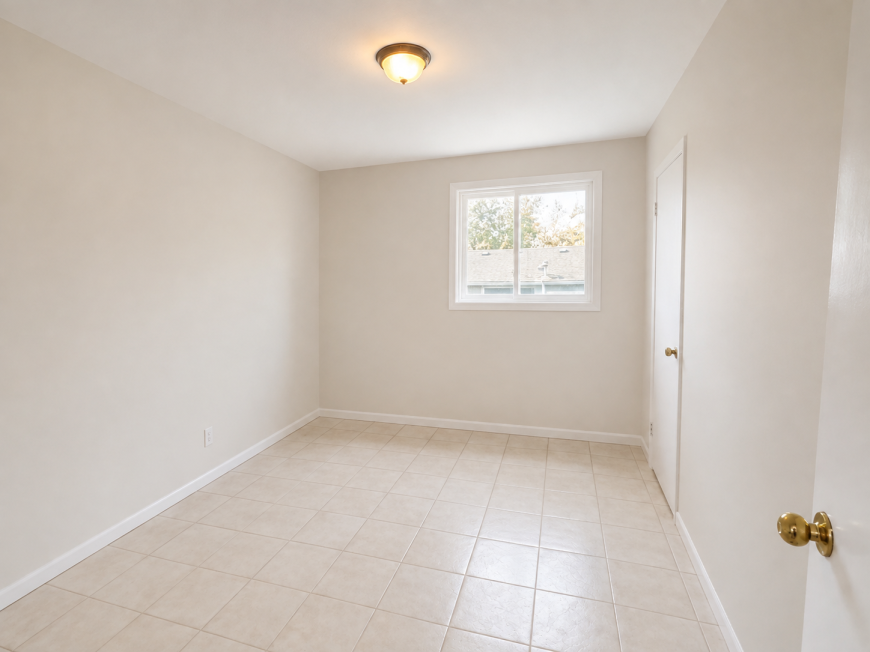 1572 North Shore Dr - Photo 6 of 10