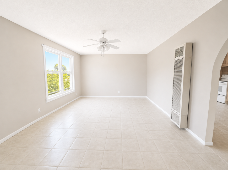 1572 North Shore Dr - Photo 7 of 10