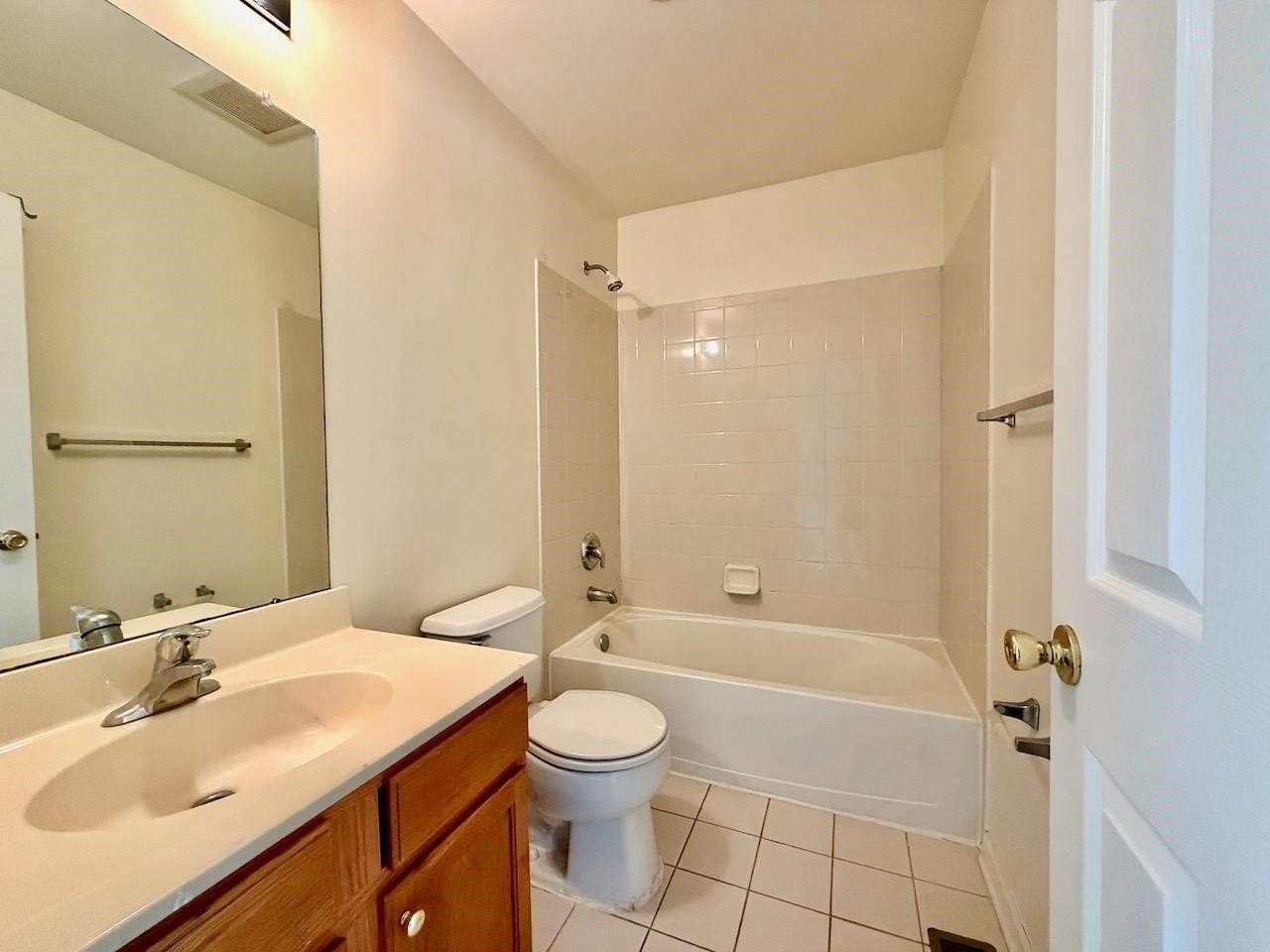 6 Mcmartin Ct - Photo 3 of 17