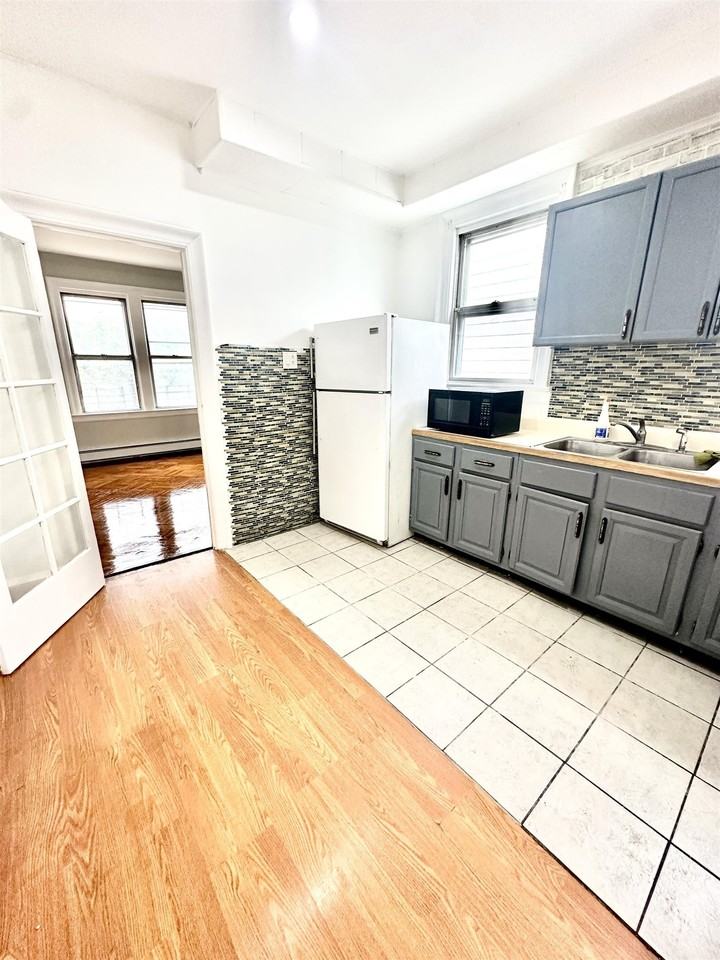 150 Carlton Ave #2 - Photo 7 of 17