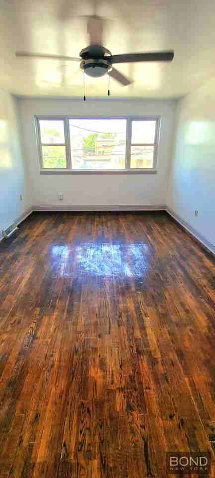 624 Underhill Ave - Photo 2 of 10