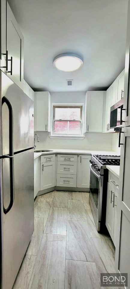 624 Underhill Ave - Photo 5 of 10