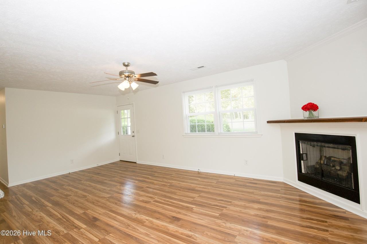 292 Archie Rd - Photo 7 of 49