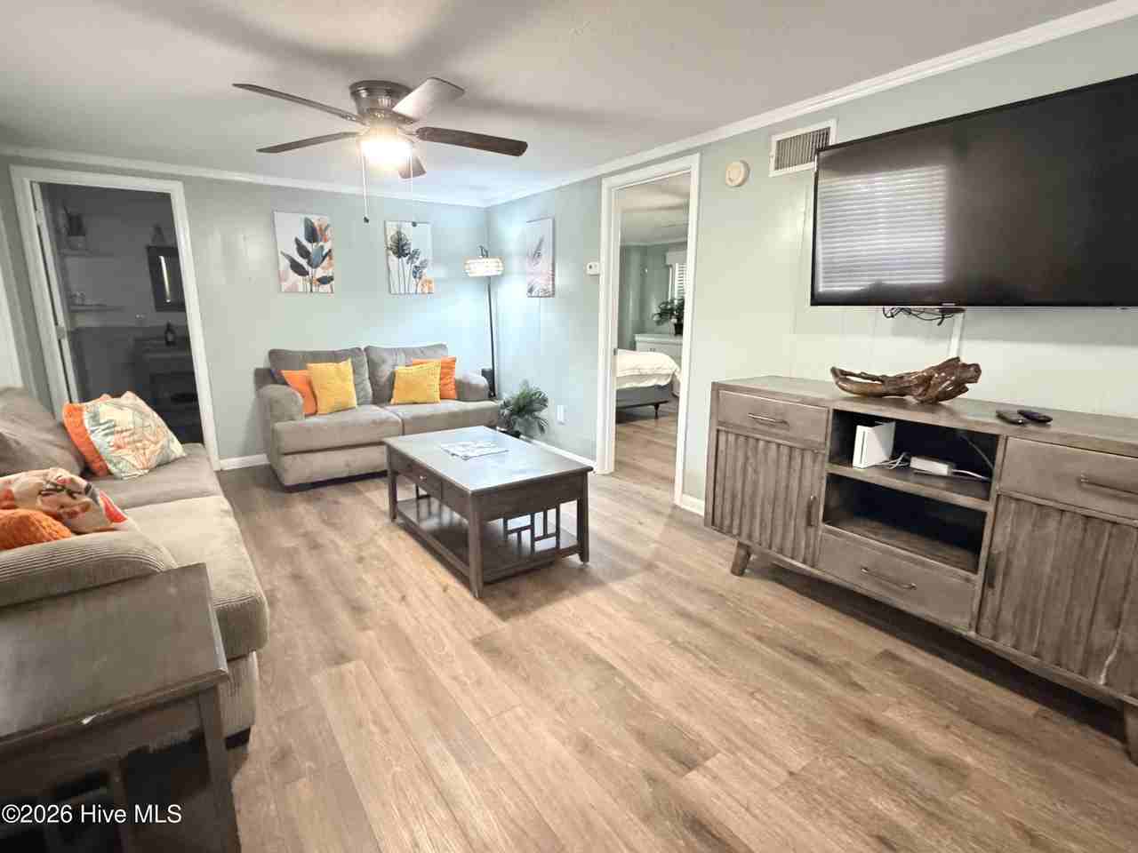 5708 Emerald Dr - Photo 2 of 18