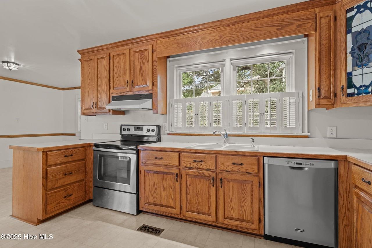 116 Noyes Ave - Photo 5 of 21
