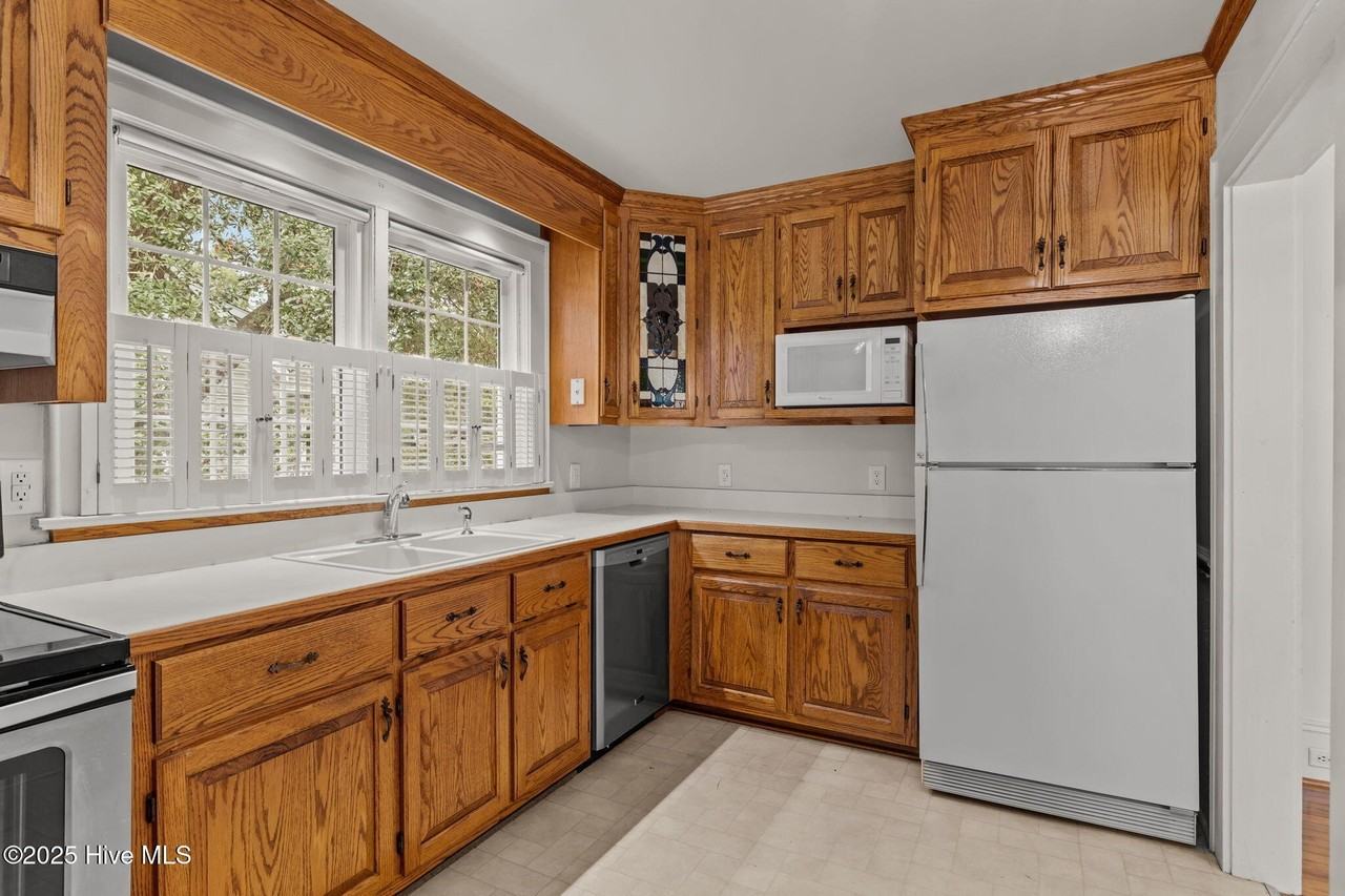 116 Noyes Ave - Photo 6 of 21