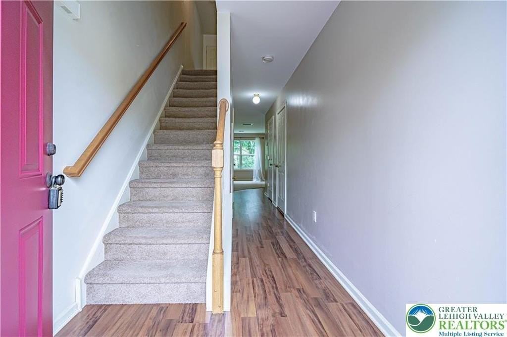 713 Blue Heron Dr - Photo 2 of 18