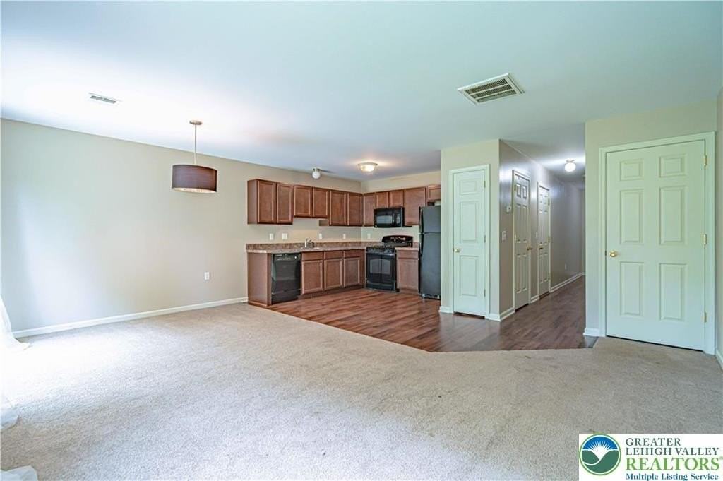 713 Blue Heron Dr - Photo 4 of 18