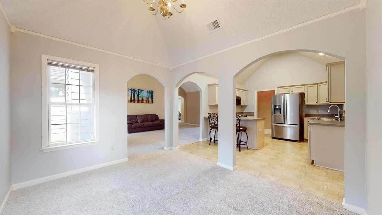 195 Cross Point Dr - Photo 4 of 15