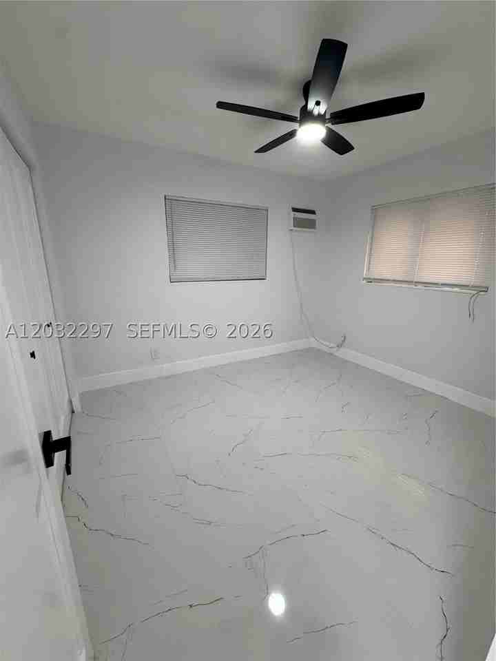 1096 Ne 157th Ter - Photo 4 of 15