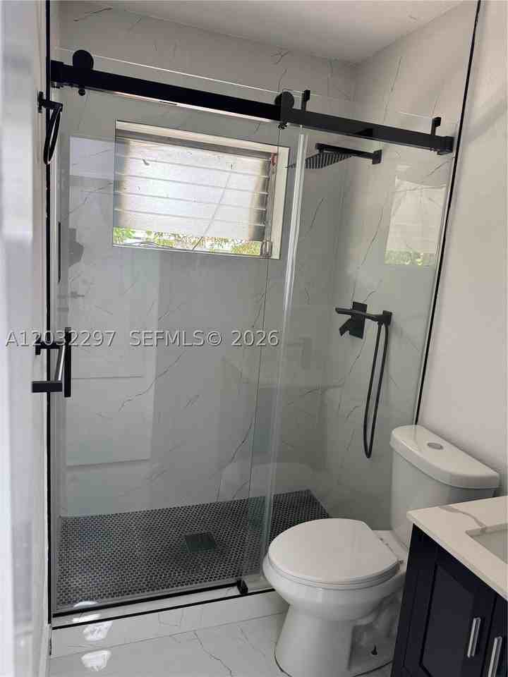 1096 Ne 157th Ter - Photo 7 of 15