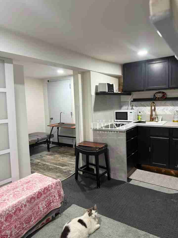 6818 Avenue L - Photo 4 of 8