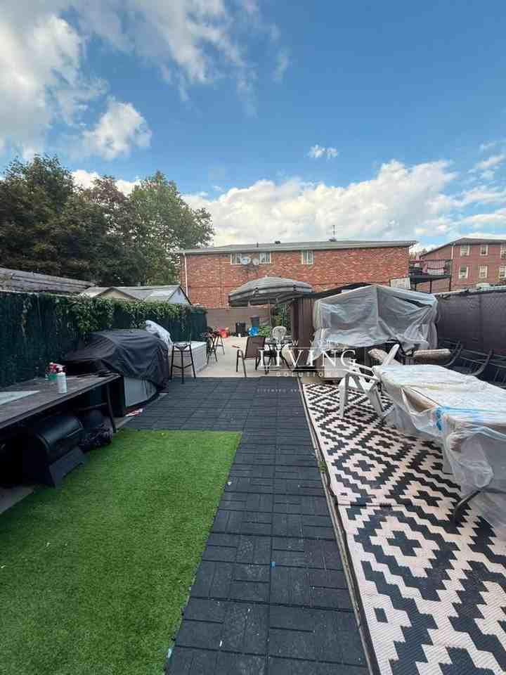 6818 Avenue L - Photo 7 of 8