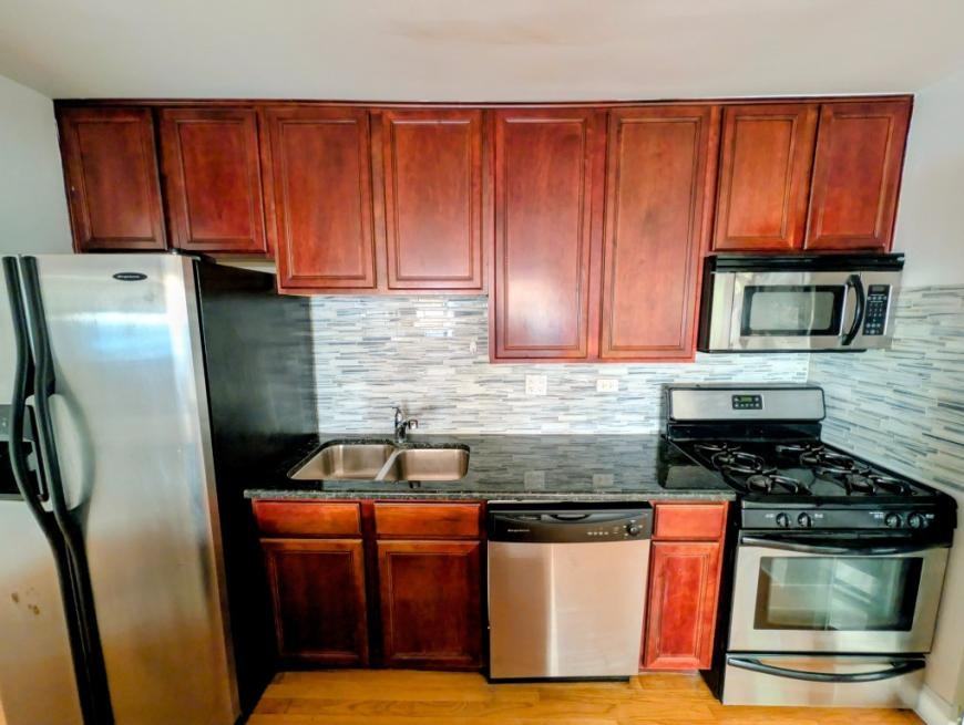 7610 N Rogers Ave - Photo 5 of 10