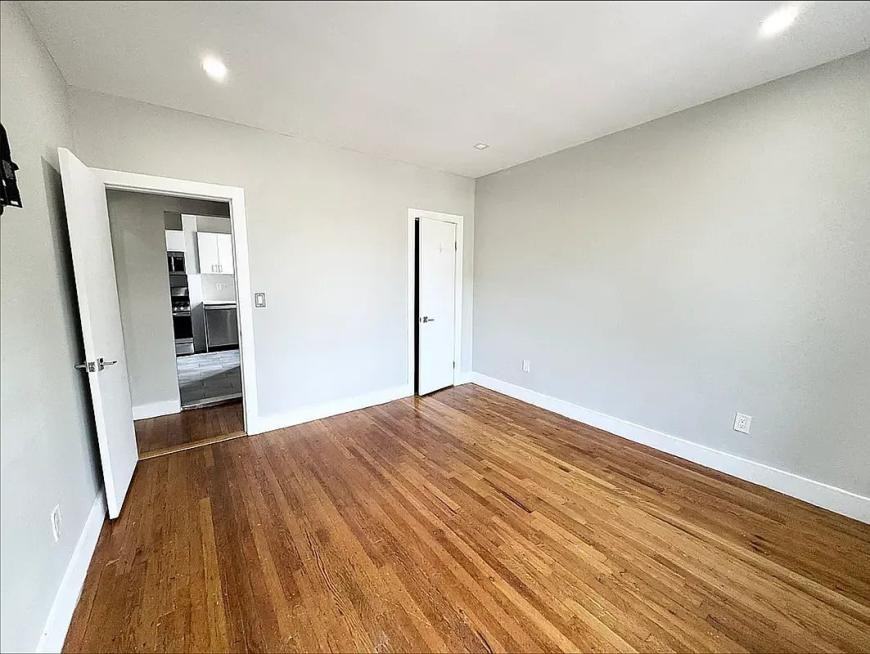 5995 Riverdale Ave - Photo 4 of 5