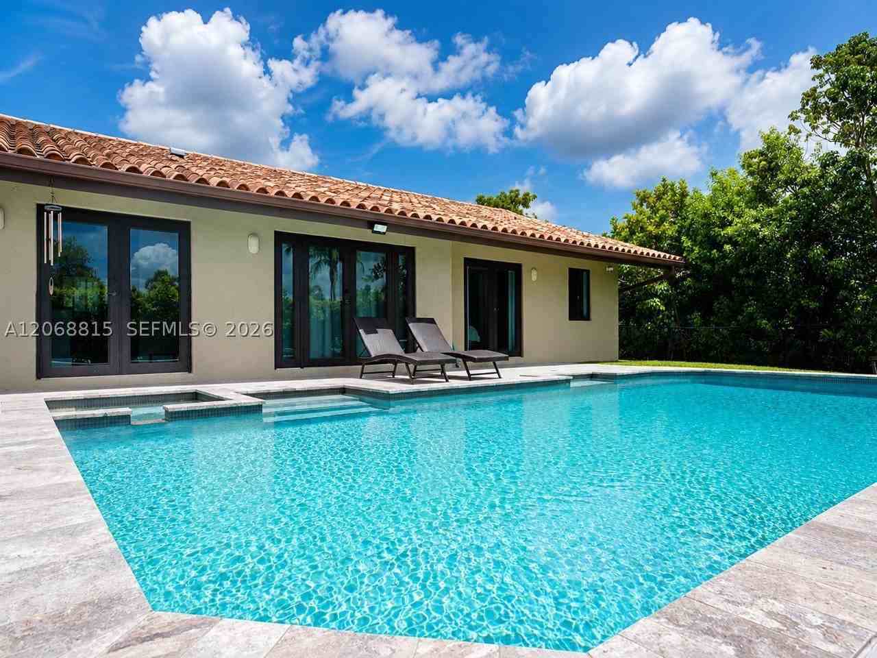448 Sailboat Cir - Photo 2 of 36