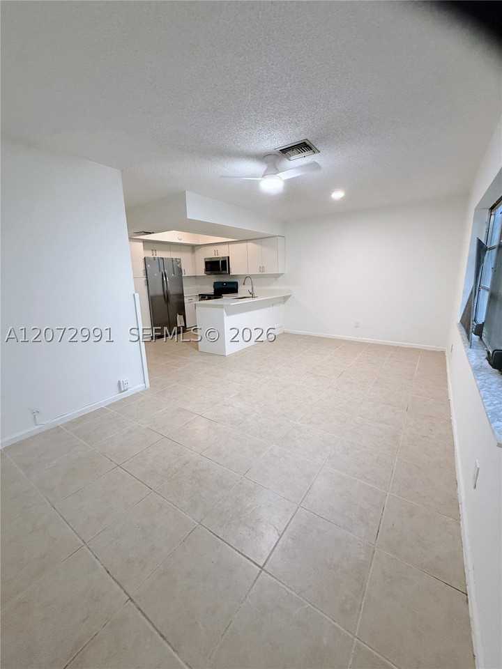 7653 Nw 74th Ave #7653 - Photo 5 of 15