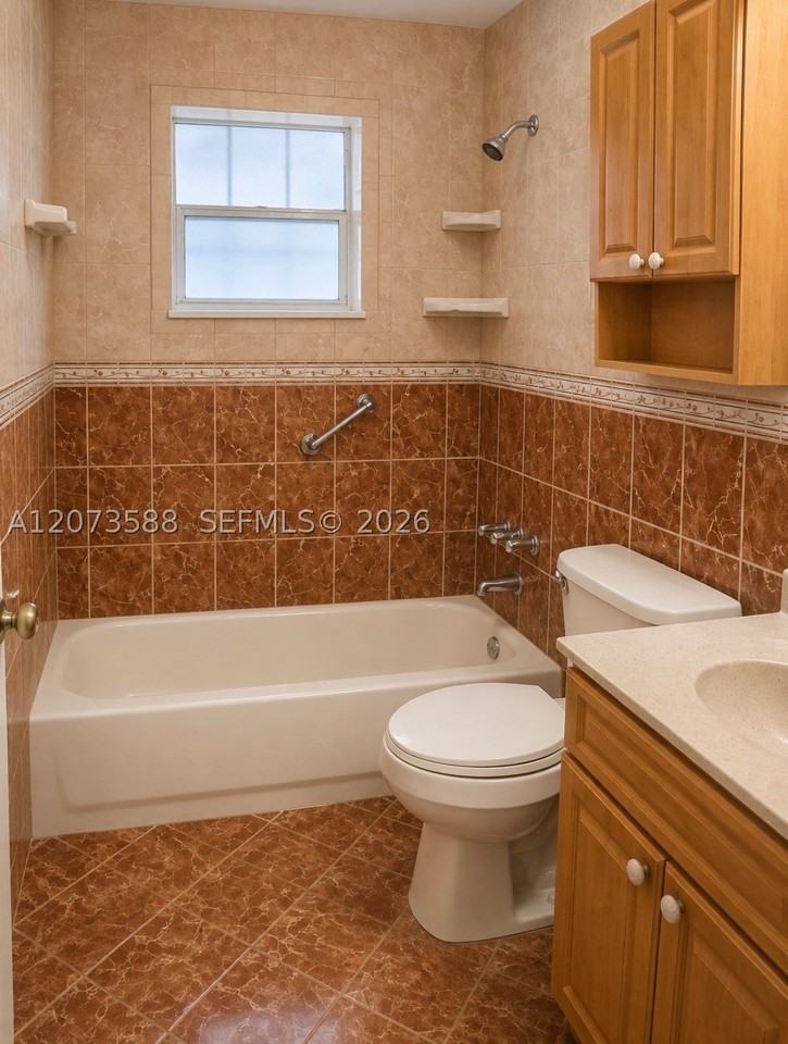19211 Nw 52nd Ave - Photo 4 of 6