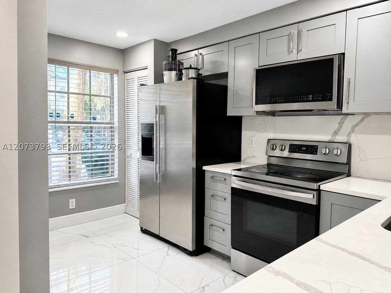 5512 Pageant Pl - Photo 2 of 18