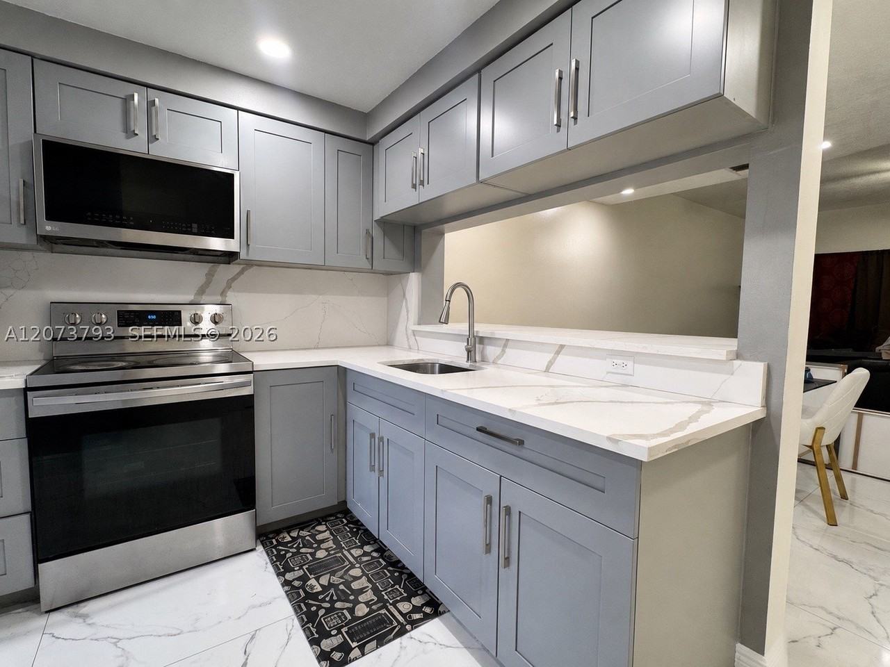 5512 Pageant Pl - Photo 3 of 18