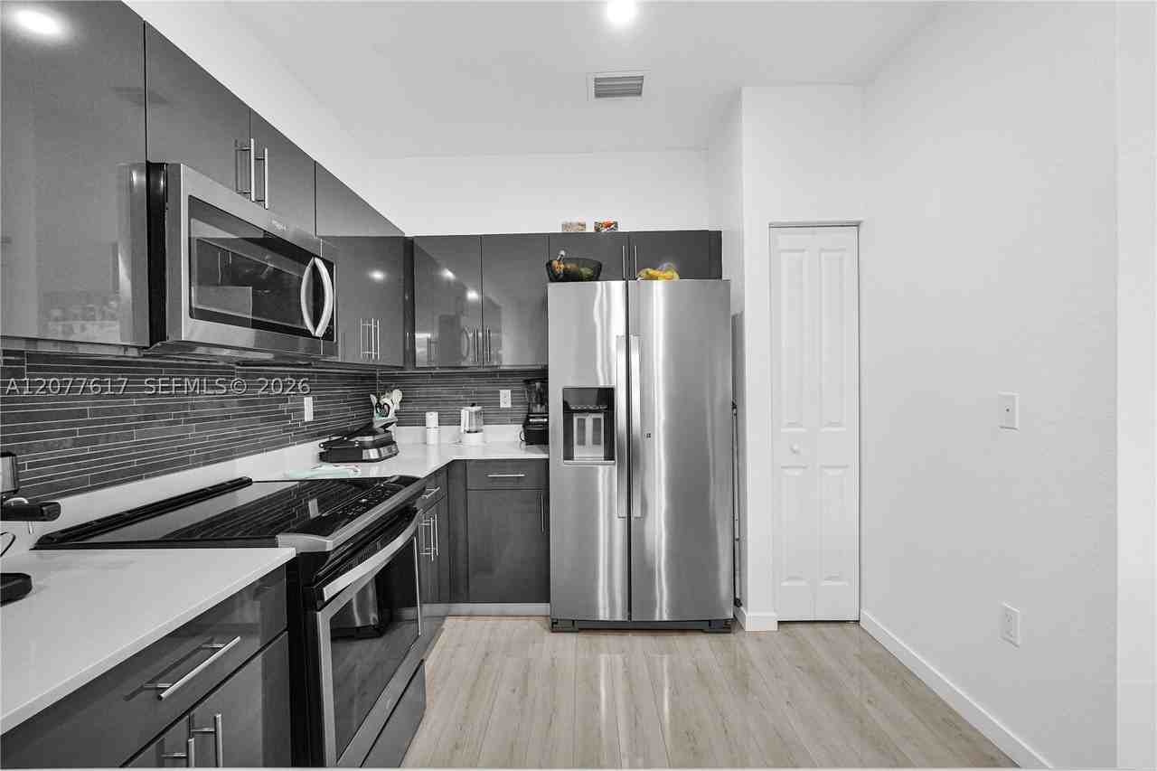 15600 Sw 136th St #102 - Photo 6 of 22