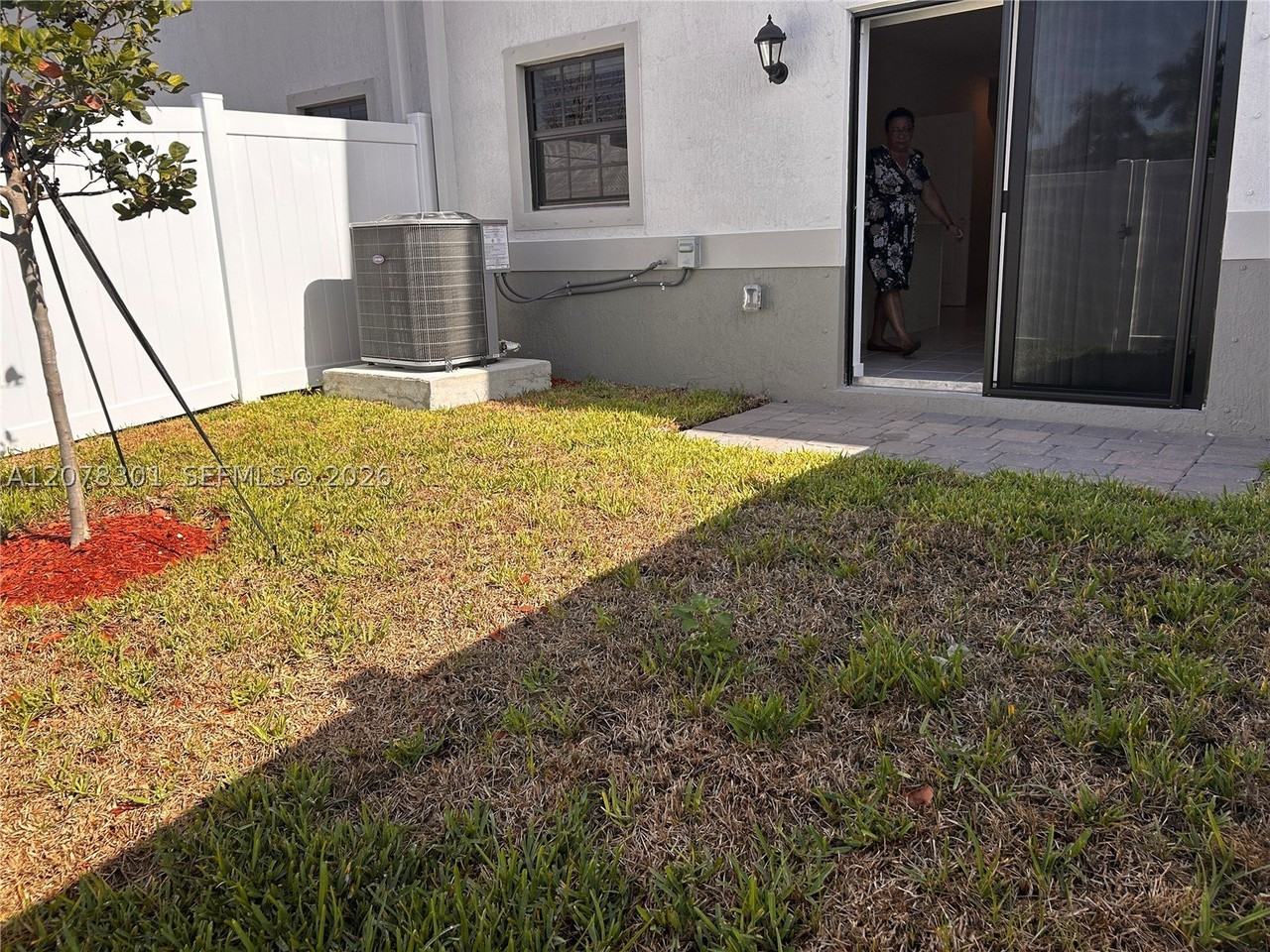 605 Nw 6th Ter - Photo 5 of 8