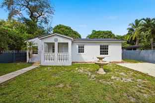 465 Ne 165th St - Photo 1 of 1
