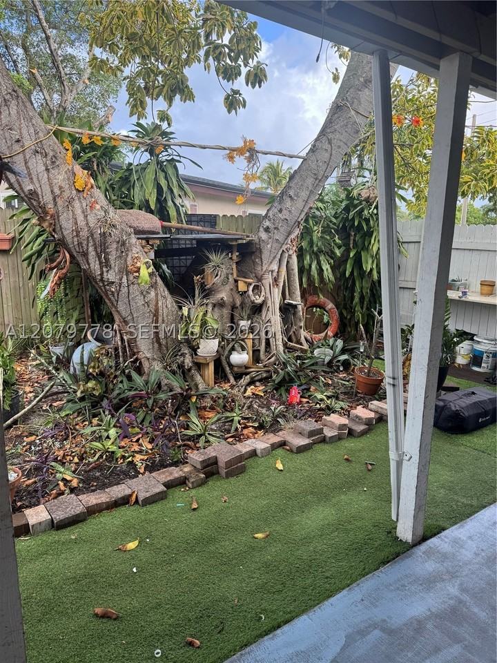 1625 Nw 9th Ave #A - Photo 2 of 16