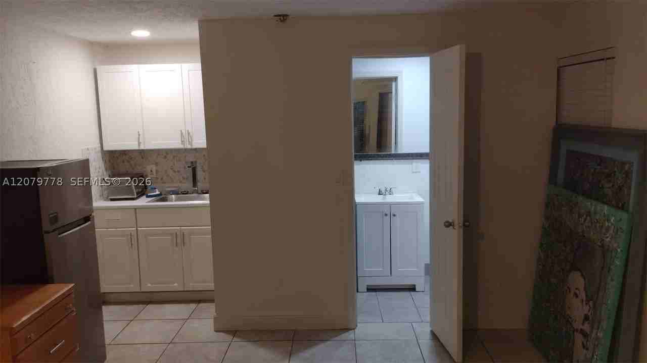 1625 Nw 9th Ave #A - Photo 6 of 16