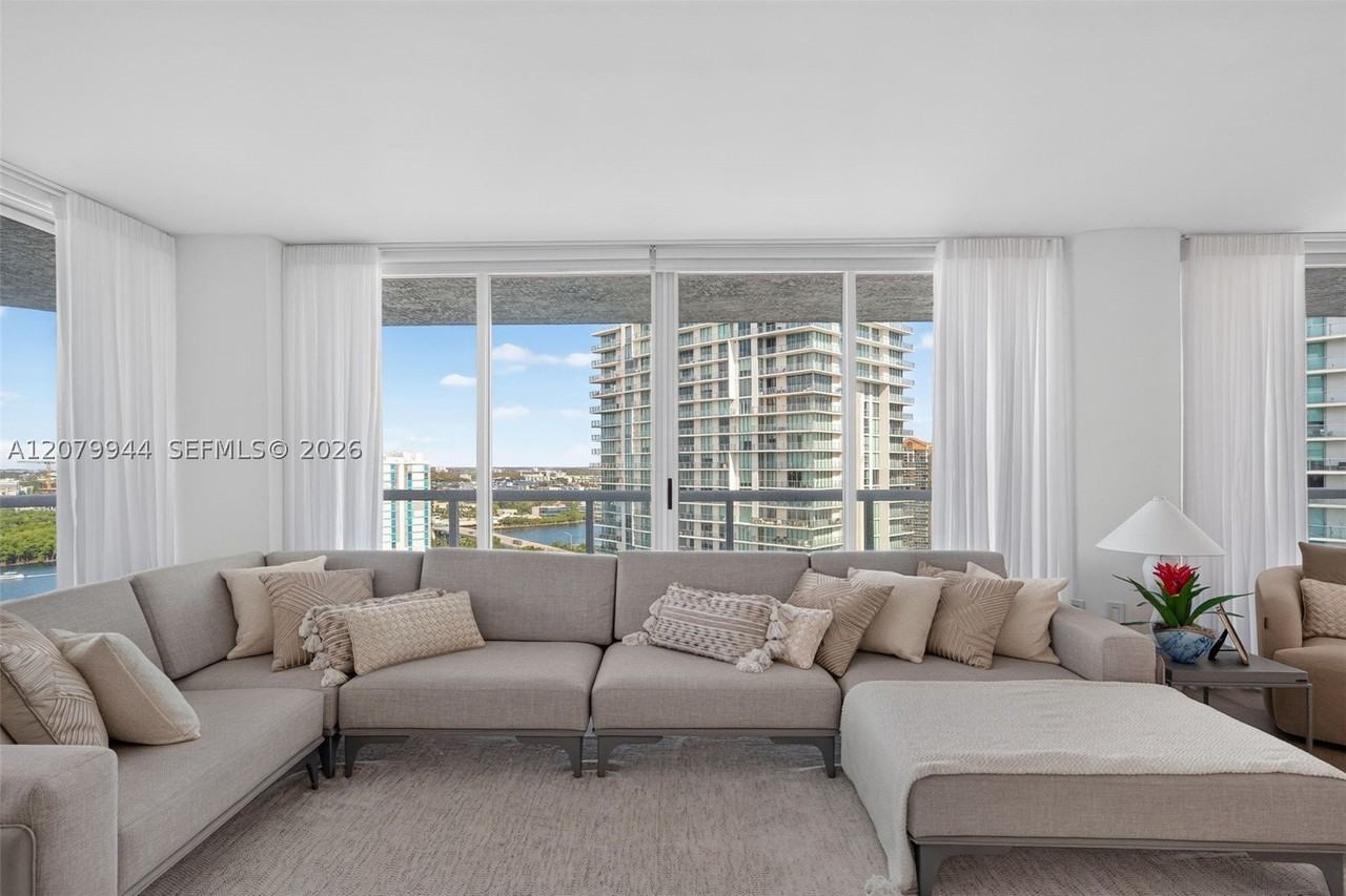16500 Collins Ave #2256 - Photo 4 of 50