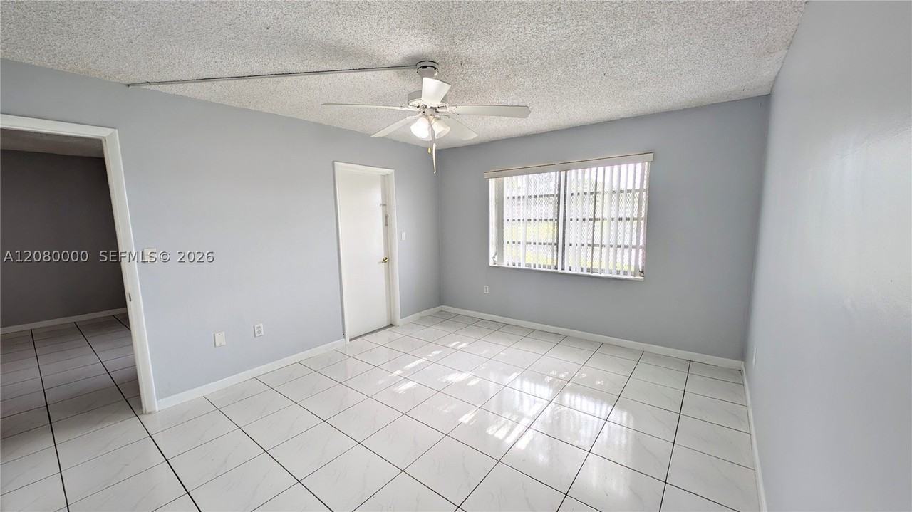 19051 Ne 2nd Ave #1507 - Photo 5 of 8