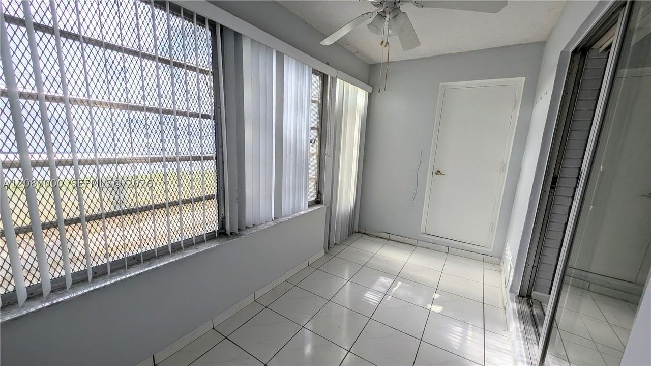 19051 Ne 2nd Ave #1507 - Photo 7 of 8