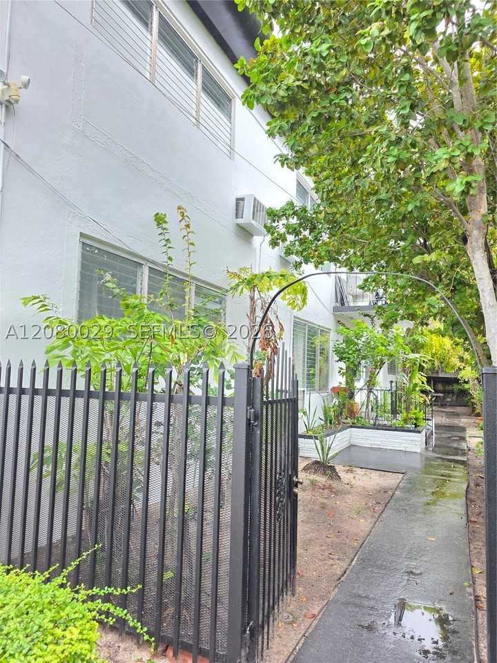 824 82nd St #1 - Photo 2 of 23